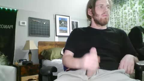 Snapshot of explosive_andyy chatting on 03/05/26, 09:49 Explosivee andyy online show from 03/05/26, 09:49