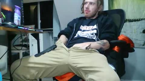 Snapshot of explosive_andyy chatting on 05/06/26, 05:03 Explosivee andyy online show from 05/06/26, 05:03