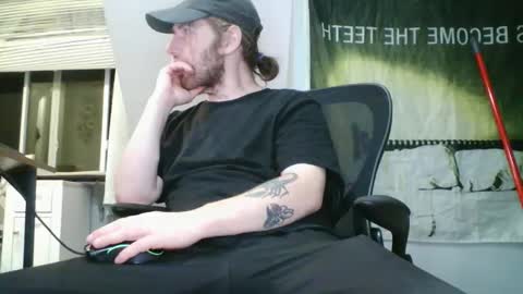 Snapshot of explosive_andyy chatting on 05/17/26, 02:09 Explosivee andyy online show from 05/17/26, 02:09