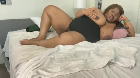 Snapshot of explosivekitty69 chatting on 09/23/25, 04:10 Miss Kitty online show from 09/23/25, 04:10