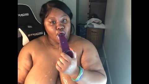 Snapshot of explosivekitty69 chatting on 09/30/25, 08:25 Miss Kitty online show from 09/30/25, 08:25