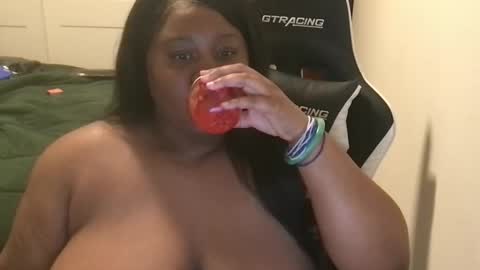 Snapshot of explosivekitty69 chatting on 11/04/25, 06:23 Miss Kitty online show from 11/04/25, 06:23