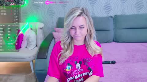 Snapshot of explosivestuff chatting on 04/03/26, 02:53 Anna online show from 04/03/26, 02:53