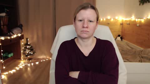 Snapshot of exponentex5 chatting on 12/31/24, 03:45 Crystal online show from 12/31/24, 03:45