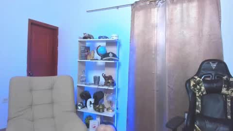 Snapshot of exquisite_gabe chatting on 02/18/25, 07:30 GABRIEL online show from 02/18/25, 07:30