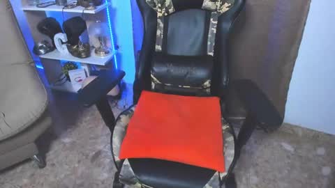 Snapshot of exquisite_gabe chatting on 02/19/25, 01:40 GABRIEL online show from 02/19/25, 01:40