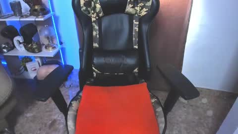 Snapshot of exquisite_gabe chatting on 02/19/25, 07:59 GABRIEL online show from 02/19/25, 07:59