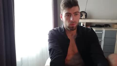 Snapshot of exstayz chatting on 10/11/25, 05:17 Sweetheart online show from 10/11/25, 05:17