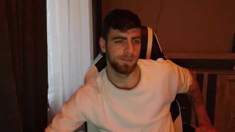 Snapshot of exstayz chatting on 11/19/25, 01:22 Sweetheart online show from 11/19/25, 01:22