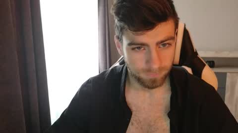 Snapshot of exstayz chatting on 12/15/25, 07:45 Sweetheart online show from 12/15/25, 07:45