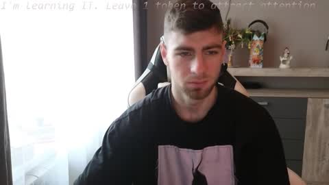 Snapshot of exstayz chatting on 12/20/25, 09:27 Sweetheart online show from 12/20/25, 09:27