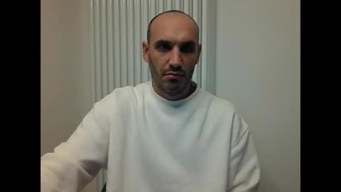 Snapshot of extr0 chatting on 11/01/25, 11:07 Extro online show from 11/01/25, 11:07