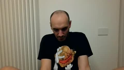 Snapshot of extr0 chatting on 12/16/25, 10:37 Extro online show from 12/16/25, 10:37