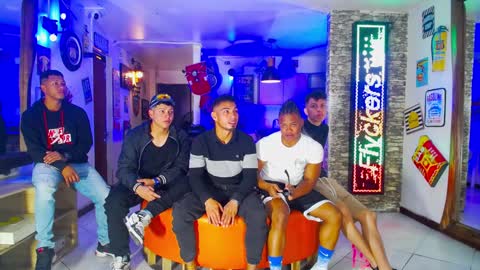 extrangers online show from 12/02/24, 12:07