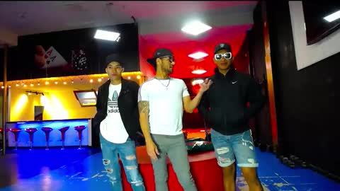 extrangers online show from 09/29/25, 11:48