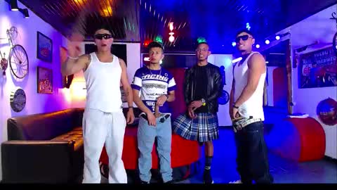 extrangers online show from 01/18/26, 01:15