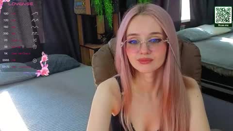 exxxcore_ online show from 10/15/25, 03:50