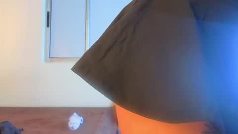 Snapshot of ey_im_simone_ chatting on 06/03/26, 12:19 online show from 06/03/26, 12:19