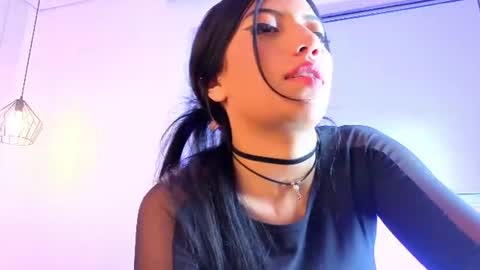 Snapshot of ey_im_simone_ chatting on 06/13/26, 12:47 online show from 06/13/26, 12:47