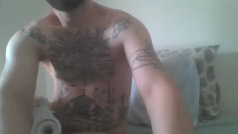 Snapshot of eyecloud250 chatting on 12/14/25, 05:57 mm online show from 12/14/25, 05:57