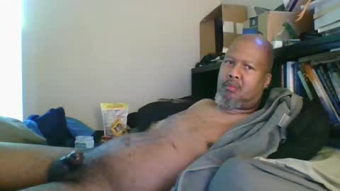 Snapshot of eyequee0007 chatting on 05/16/26, 01:32 eyequee0007 online show from 05/16/26, 01:32