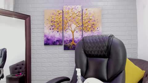      online show from 11/09/25, 05:22