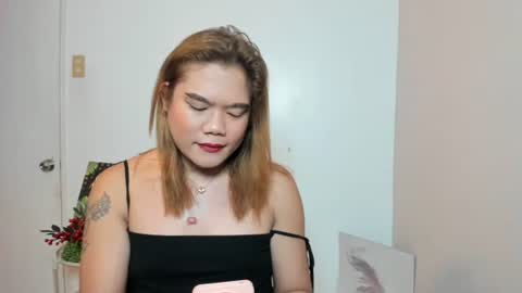 Snapshot of eyes_on_me_ chatting on 03/02/26, 05:08 Lerrah online show from 03/02/26, 05:08