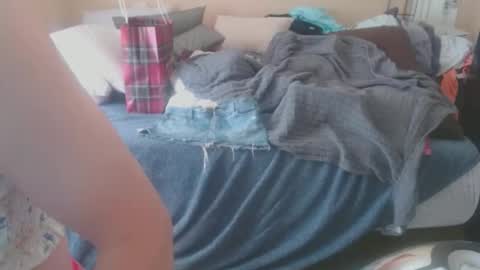 Snapshot of eyeswall0w chatting on 02/19/26, 02:02 eyeswall0w online show from 02/19/26, 02:02