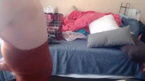 Snapshot of eyeswall0w chatting on 02/28/26, 01:23 eyeswall0w online show from 02/28/26, 01:23