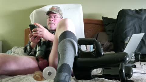 Eyeswideshut63 online show from 12/31/24, 07:29