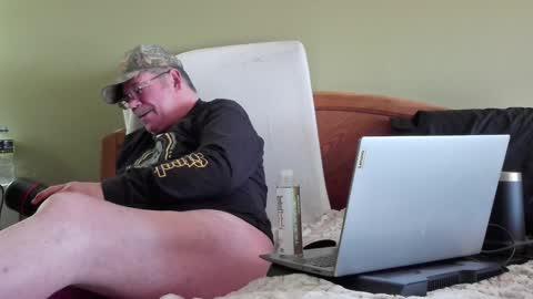 Eyeswideshut63 online show from 01/20/25, 05:27