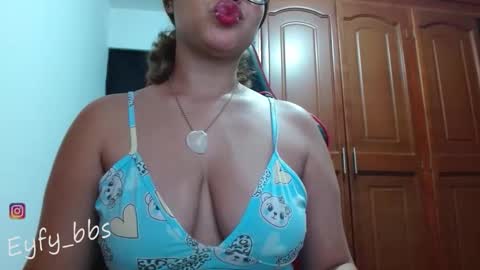 Nadia online show from 11/12/25, 12:00