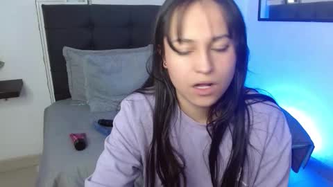 eymmy_24 online show from 09/11/25, 12:38