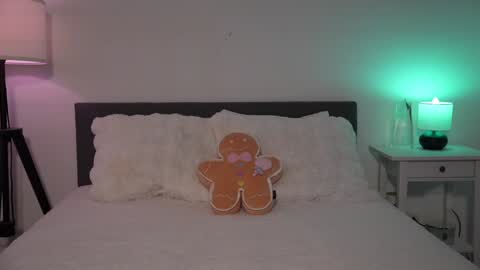 Snapshot of ezra chatting on 12/09/24, 11:24 Ezra online show from 12/09/24, 11:24