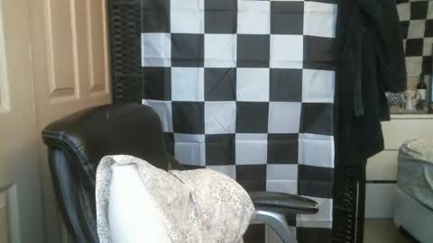 Snapshot of ezra_naamah chatting on 02/27/25, 11:04 Ezra Naamah online show from 02/27/25, 11:04