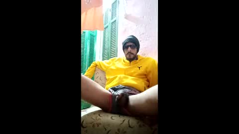 Snapshot of ezz_3zoo1 chatting on 04/15/26, 01:34 weza online show from 04/15/26, 01:34