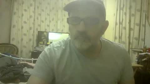 Snapshot of f1zzeek chatting on 03/08/26, 09:40 f1zzeek online show from 03/08/26, 09:40