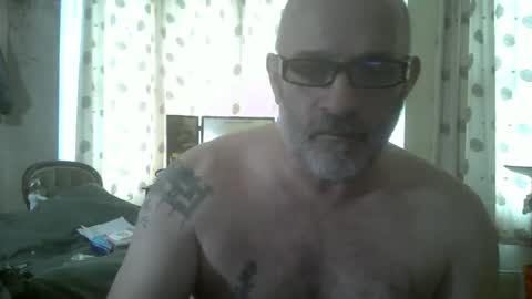 Snapshot of f1zzeek chatting on 03/09/26, 01:37 f1zzeek online show from 03/09/26, 01:37