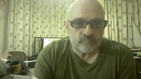 Snapshot of f1zzeek chatting on 03/15/26, 01:11 f1zzeek online show from 03/15/26, 01:11