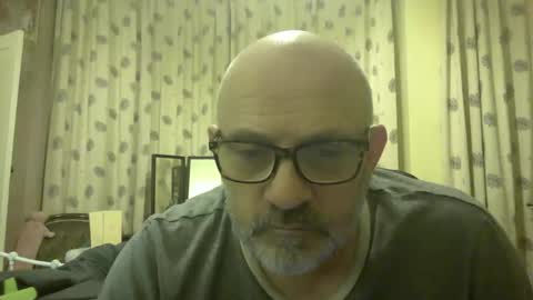 Snapshot of f1zzeek chatting on 03/18/26, 01:09 f1zzeek online show from 03/18/26, 01:09