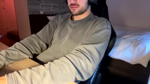 Snapshot of fabian_196 chatting on 01/03/25, 08:10 Call me bitch online show from 01/03/25, 08:10