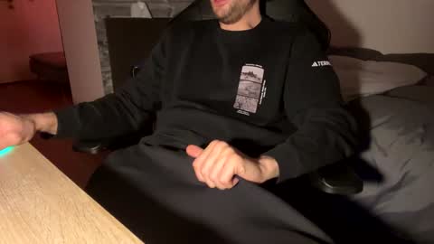 Snapshot of fabian_196 chatting on 01/20/25, 09:11 Call me bitch online show from 01/20/25, 09:11