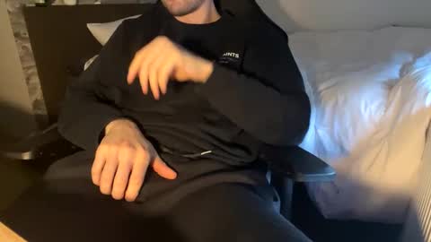 Snapshot of fabian_196 chatting on 02/09/25, 04:18 Call me bitch online show from 02/09/25, 04:18