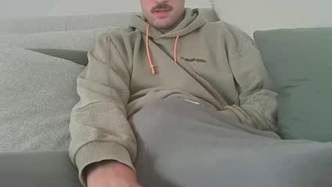 Snapshot of fabian_196 chatting on 09/28/25, 08:52 Call me bitch online show from 09/28/25, 08:52