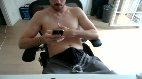 Snapshot of fabian_196 chatting on 07/08/26, 03:05 Call me bitch online show from 07/08/26, 03:05