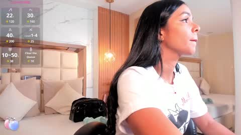 Snapshot of fabiana_rodriguez chatting on 01/08/25, 10:16 Fabi online show from 01/08/25, 10:16