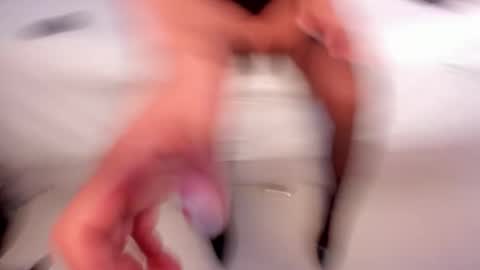 Snapshot of fabiana_rodriguez chatting on 12/05/25, 10:46 Fabi online show from 12/05/25, 10:46