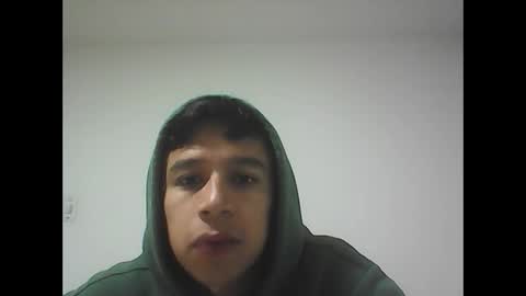 R online show from 10/12/25, 03:27