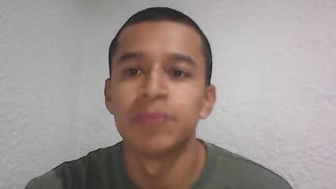 Snapshot of fabiar11 chatting on 07/12/26, 02:46 R online show from 07/12/26, 02:46