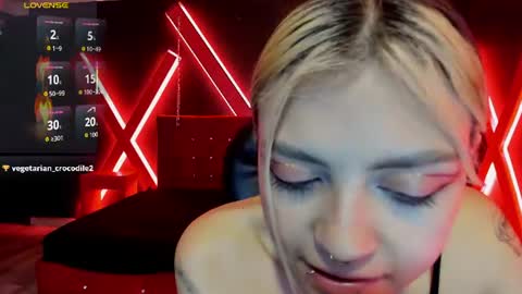 Snapshot of fabzy_fab chatting on 07/10/26, 01:25 fabzy online show from 07/10/26, 01:25